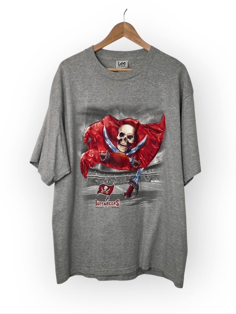 Vintage Y2K 2001 Lee Sport Tampa Bay Buccaneers Graphic Men's T Shirt XL